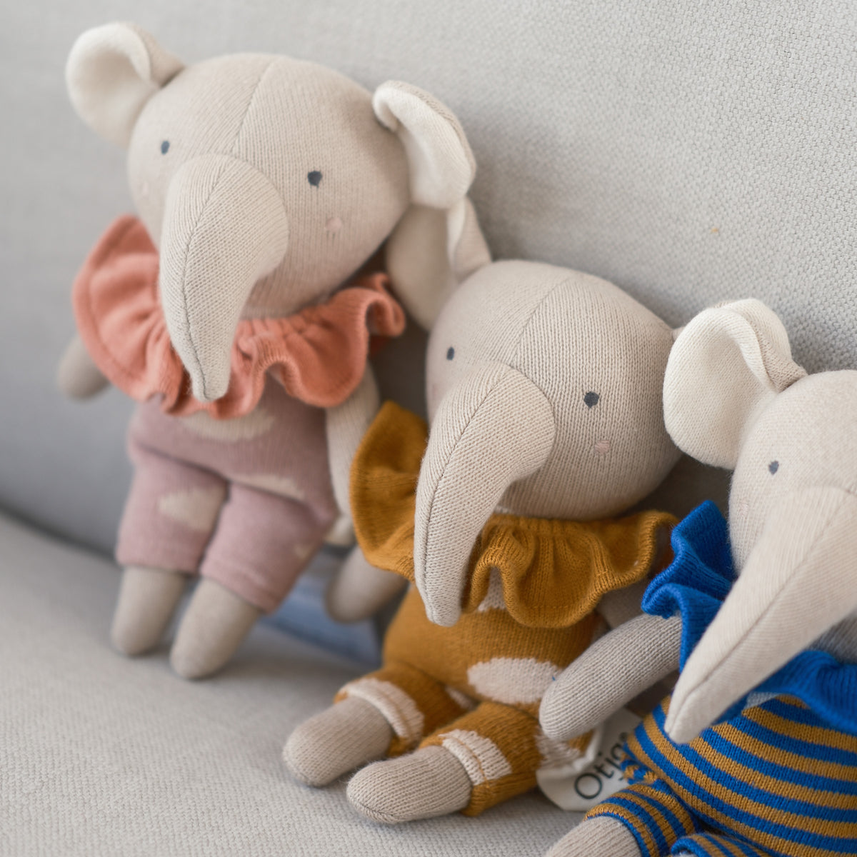 Elefant Juno Stricktier & Passendes personalisiertes Poster-Set