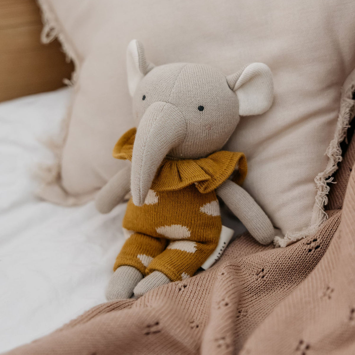 Elefant Juno Stricktier & Passendes personalisiertes Poster-Set