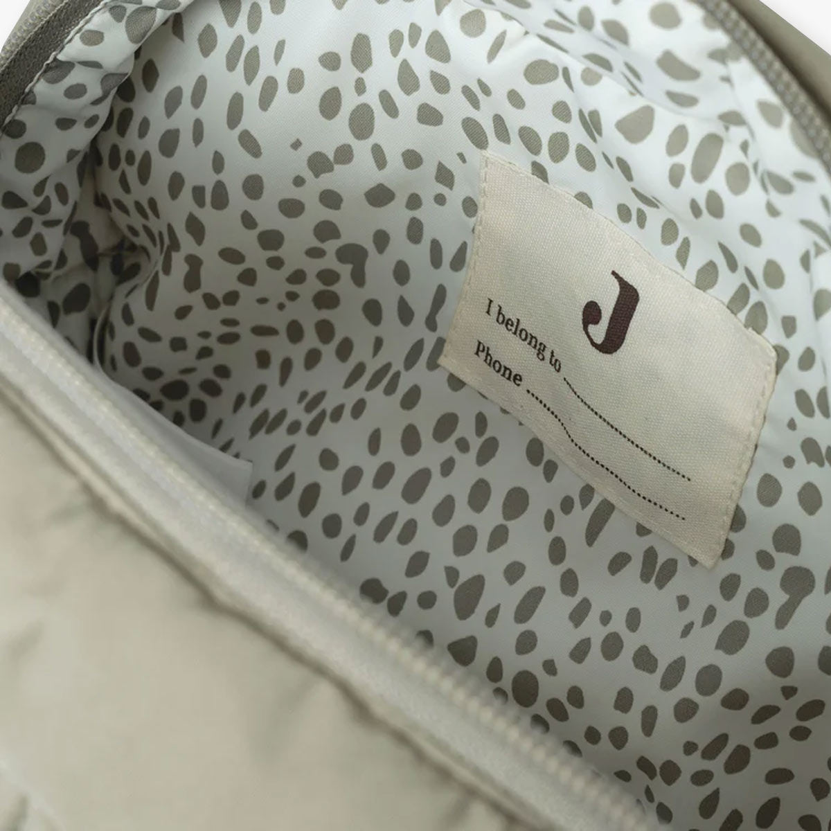 Aufgeplusterte Tasche, Olivgrüne Kulturtasche