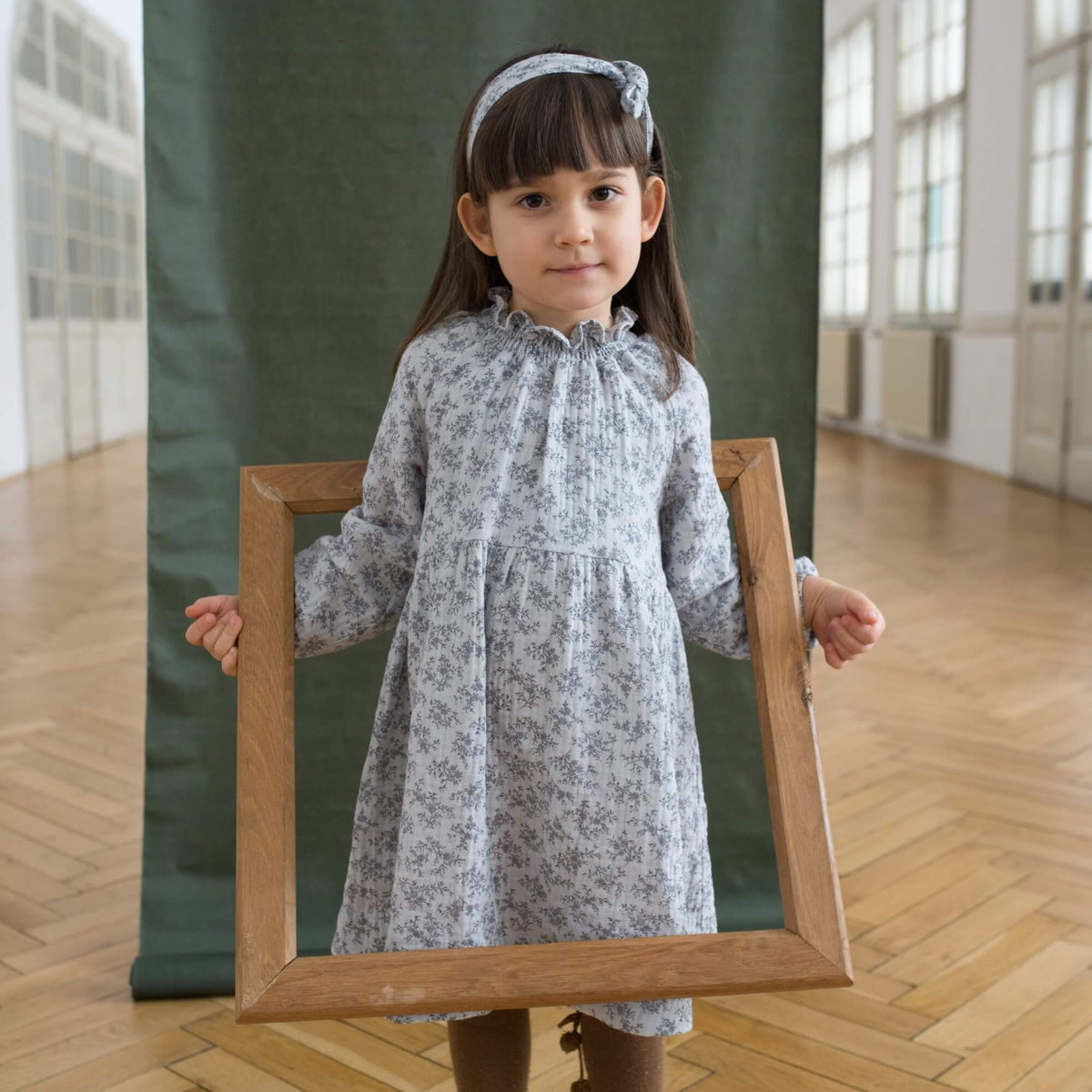 Elfenbeinfarbenes Kleid aus Bio-Baumwolle